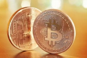 Solana 的看涨“W”形态及其迈向 165 美元的前景：技术分析和链上分析