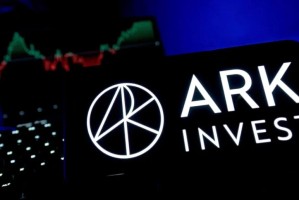 Ark Invest 提升旗下多个基金对 Coinbase 的投资比例